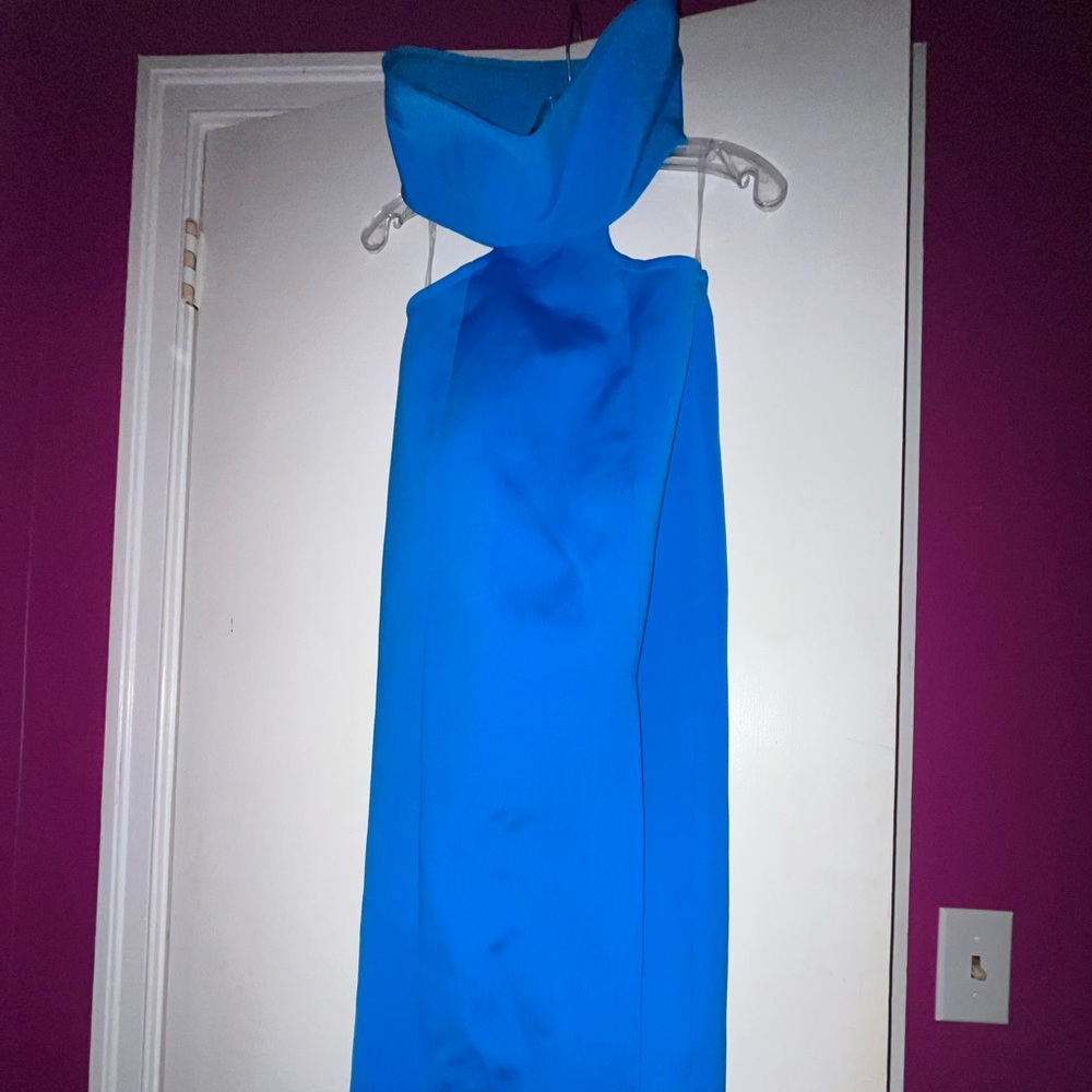 Blue strapless formal dress